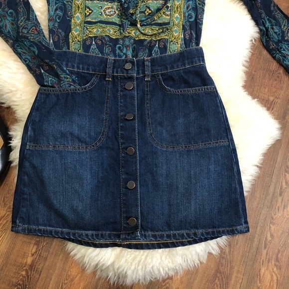 FRENCH CONNECTION- Denim button up mini skirt size XXS. - Picture 5 of 13